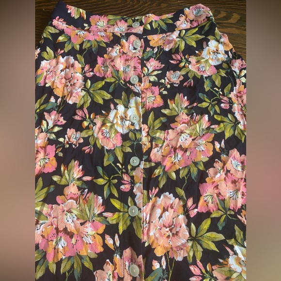 XSP LOFT Midi Skirt - Elastic Waistband and Button Down Front - Picture 6 of 6